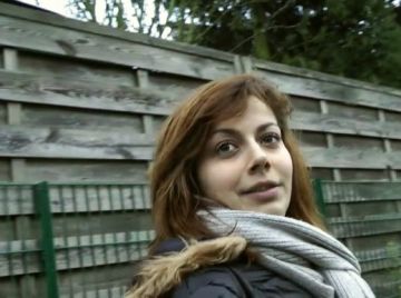 Amatrice tourne son porno chez ses parents