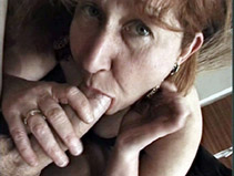 bernadette suce une jeune queue de mec