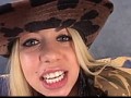 Blonde cochonne se fait sodomiser