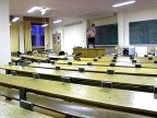 des etudiants baisent leur prof en pleine classe a la fac