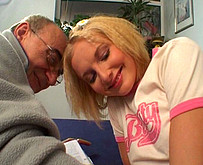 Une jolie demoiselle niqu�e par un vieux prof