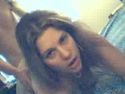 Ma jeune copine en levrette sur le lit