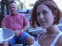 Ma jeune cousine baise avec deux inconnus