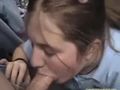 Sa jeune belle soeur lui taille une bonne pipe