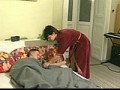 Sa mamie vient le reveiller pour se faire enculer