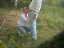 Un couple baise en pleine nature