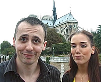 Un jeune parisien baise chez lui une star du x !!!!