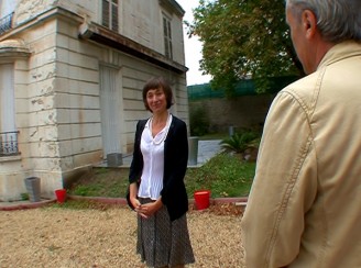 Une femme mari�e se venge de son mari en baisant devant lui !!