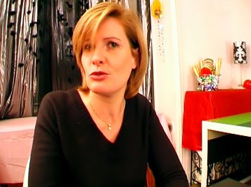 Une femme médecin niquée en gang bang